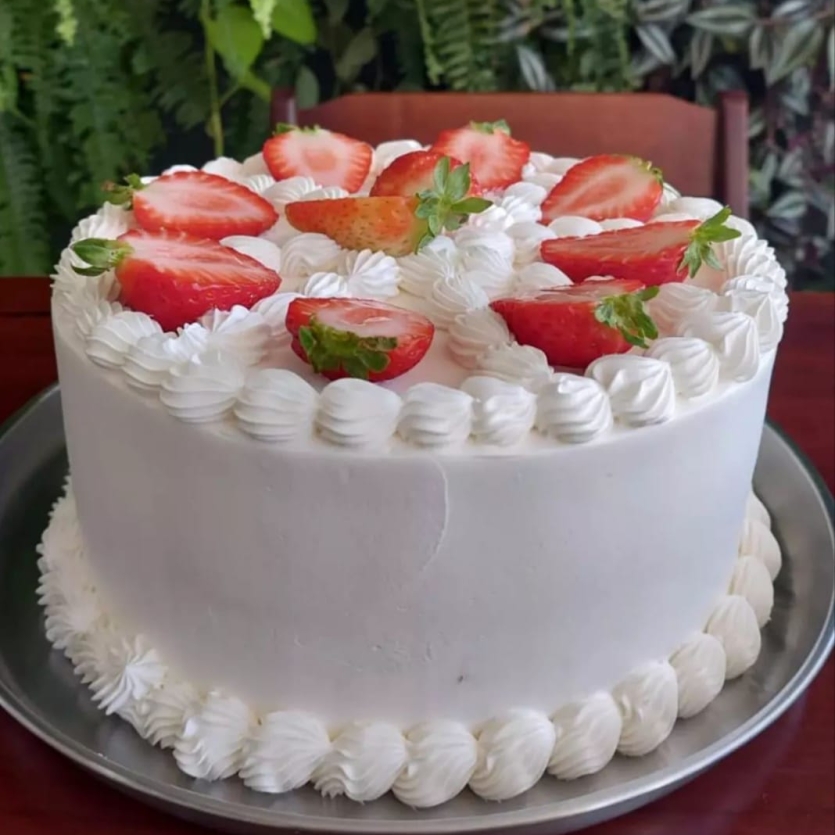 QUATRO LEITES COM MORANGO